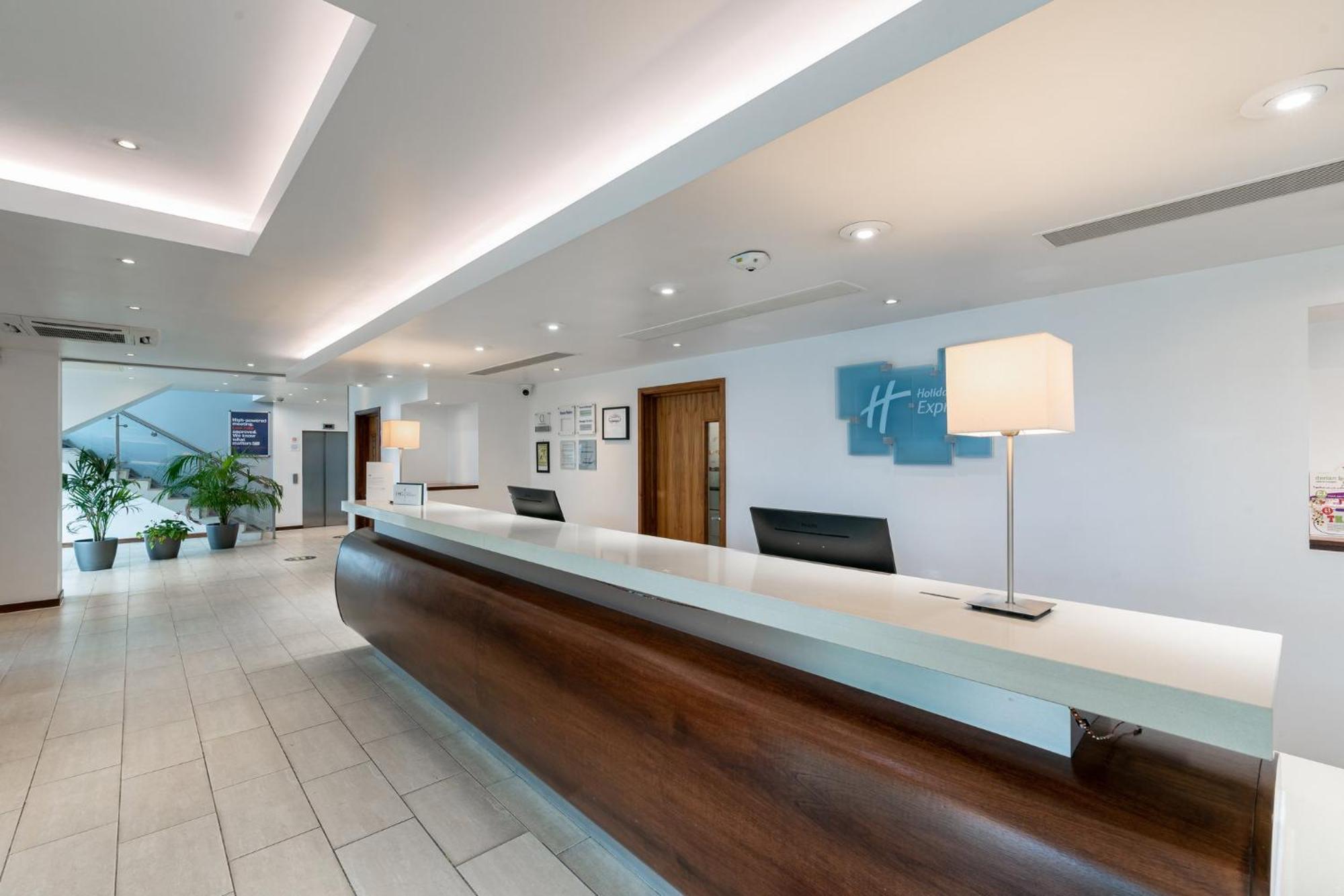 Holiday Inn Express Burnley M65 Jct 10 By Ihg מראה חיצוני תמונה